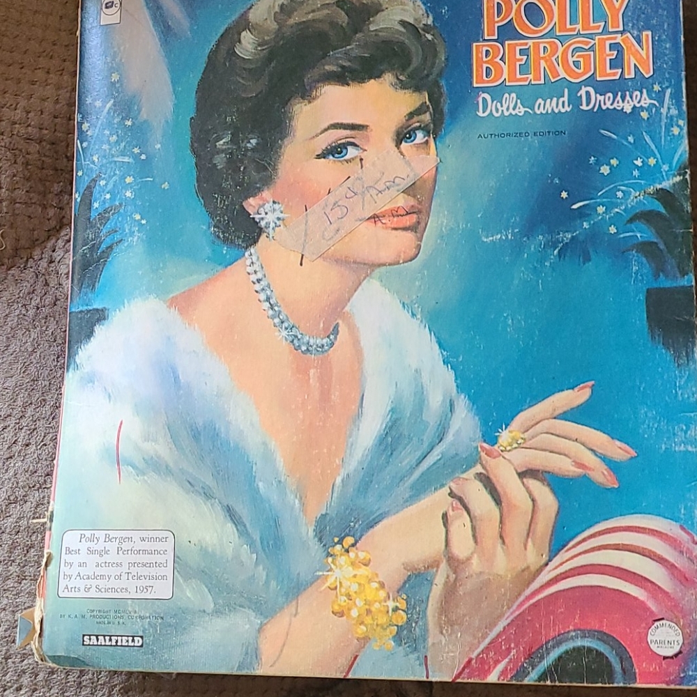 Paper dolls with clothes